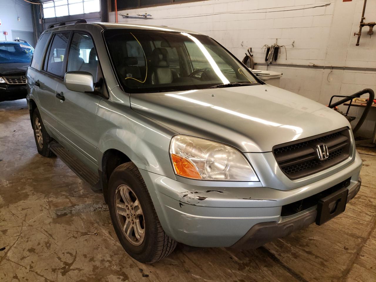HONDA PILOT EXL 2003 with VIN 2HKYF18573H502437 - Photo from auction