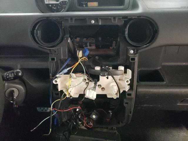 Photo 9 from auction – 2006 SCION XB with VIN JTLKT324364095788