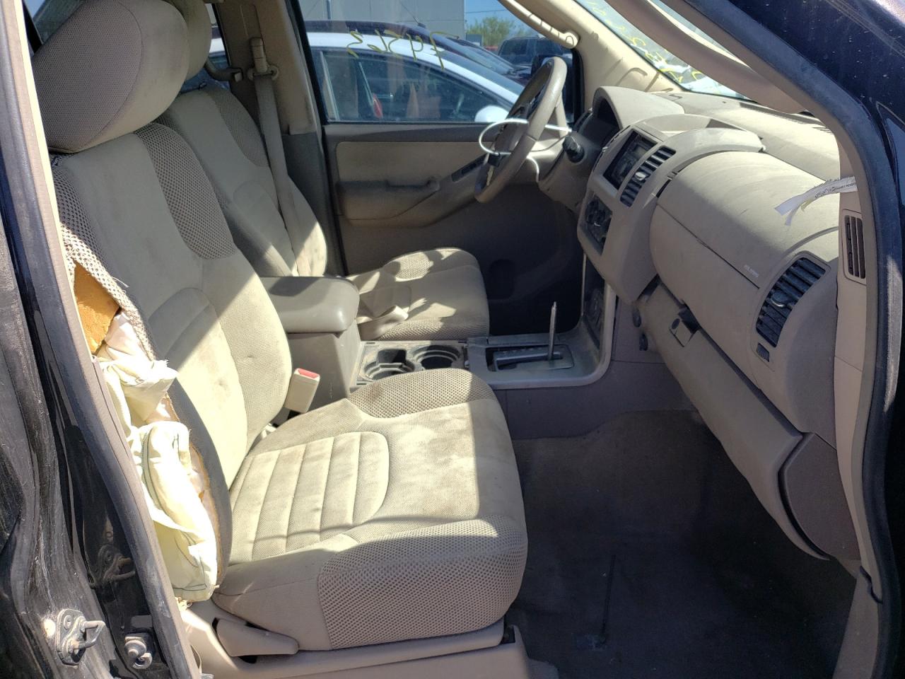 Photo 5 from auction – 2011 NISSAN PATHFINDER with VIN 5N1AR1NB8BC624930