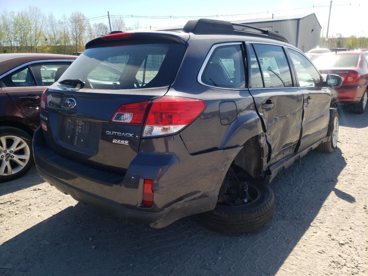Photo 4 from auction – 2013 SUBARU OUTBACK 2. with VIN 4S4BRBAC0D3272518