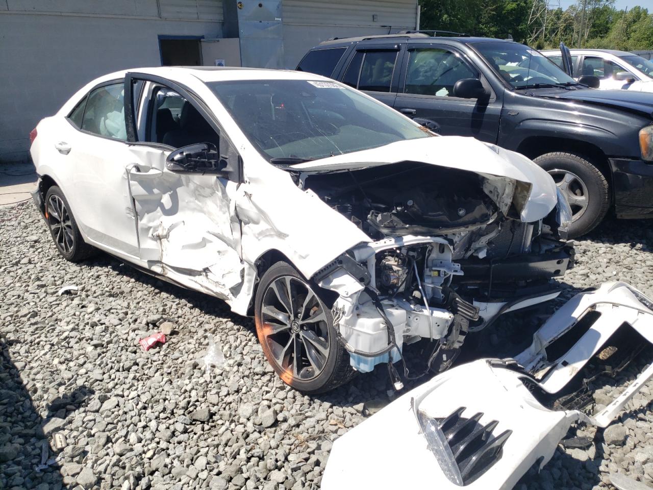 TOYOTA COROLLA L 2018 with VIN 2T1BURHEXJC034004 - Photo from auction
