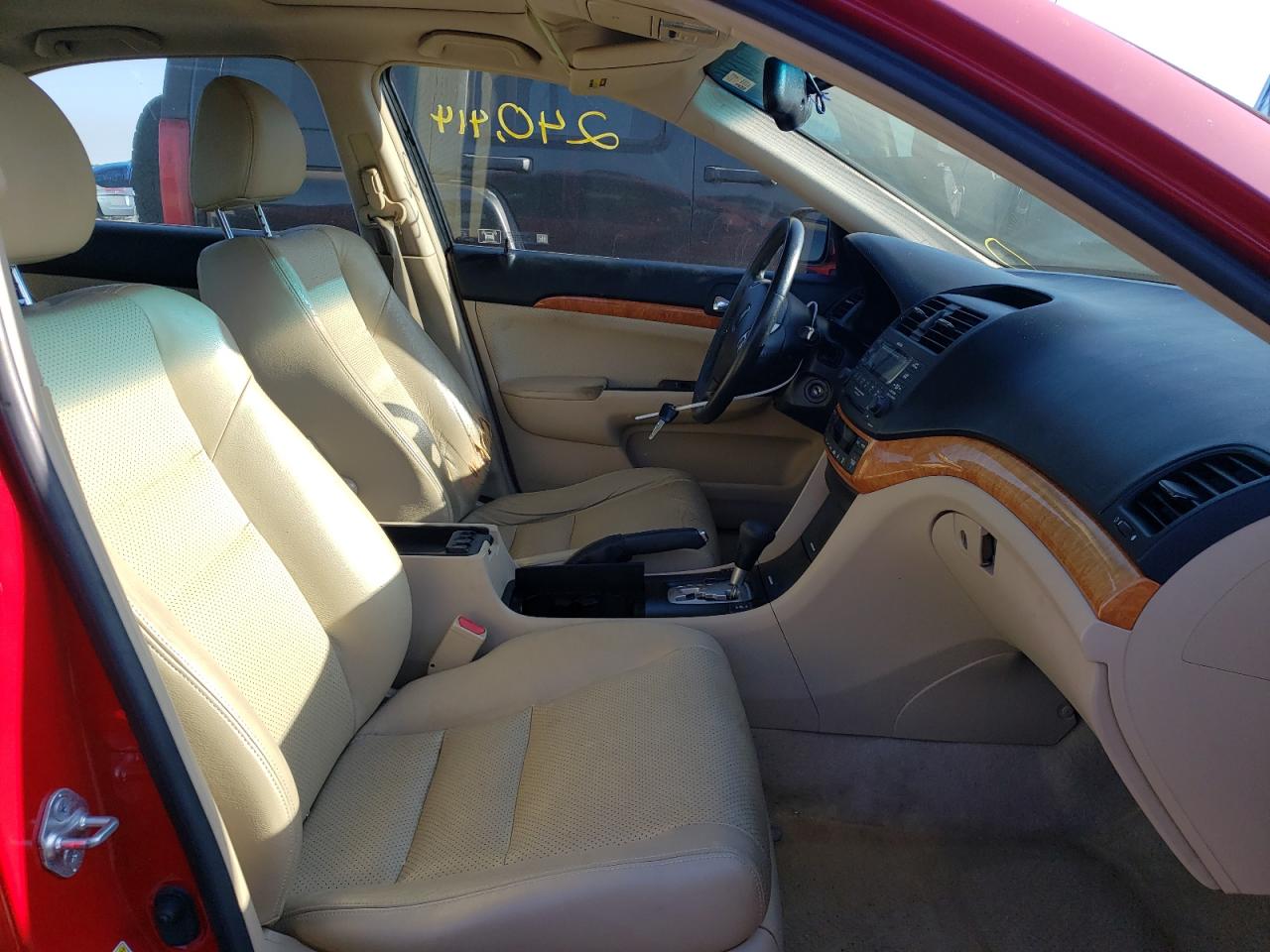 Photo 5 from auction – 2005 ACURA TSX with VIN JH4CL96825C026237