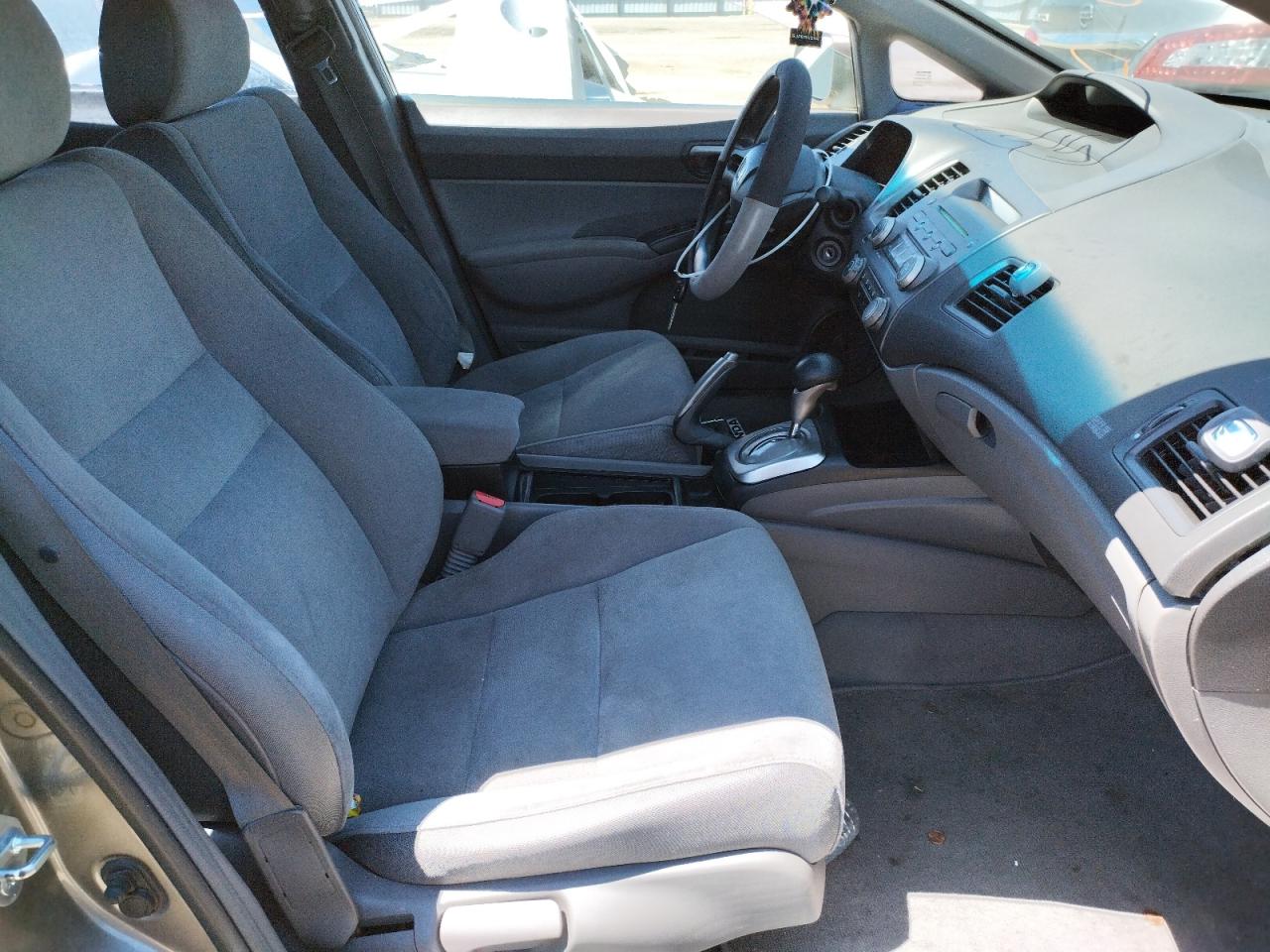 Photo 5 from auction – 2008 HONDA CIVIC LX with VIN 2HGFA16508H353900