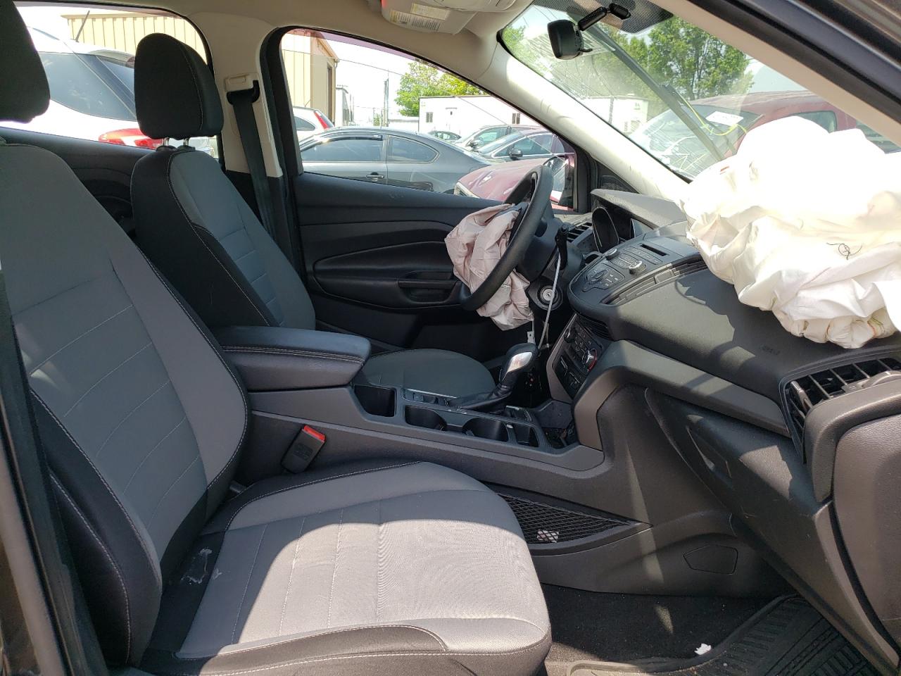 Photo 5 from auction – 2017 FORD ESCAPE S with VIN 1FMCU0F71HUA91544