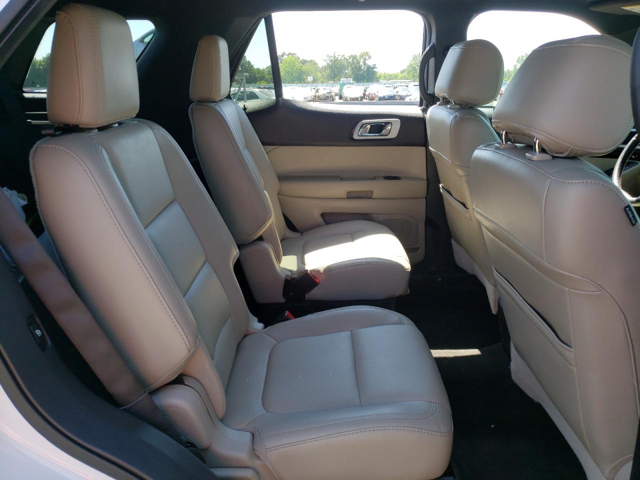 Photo 6 from auction – 2015 FORD EXPLORER L with VIN 1FM5K7F88FGB22350