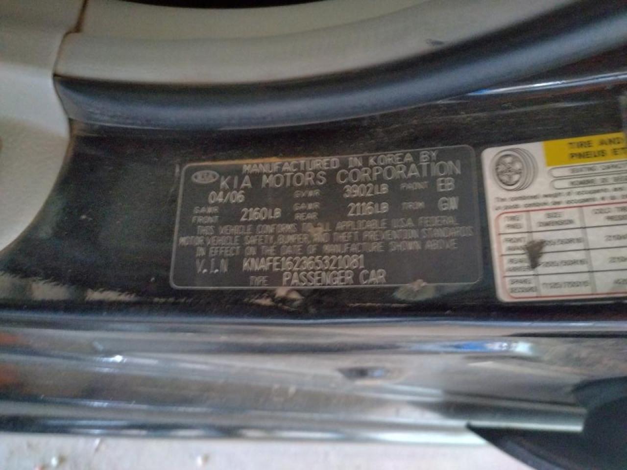 Photo 10 from auction – 2006 KIA SPECTRA5 with VIN KNAFE162365321081