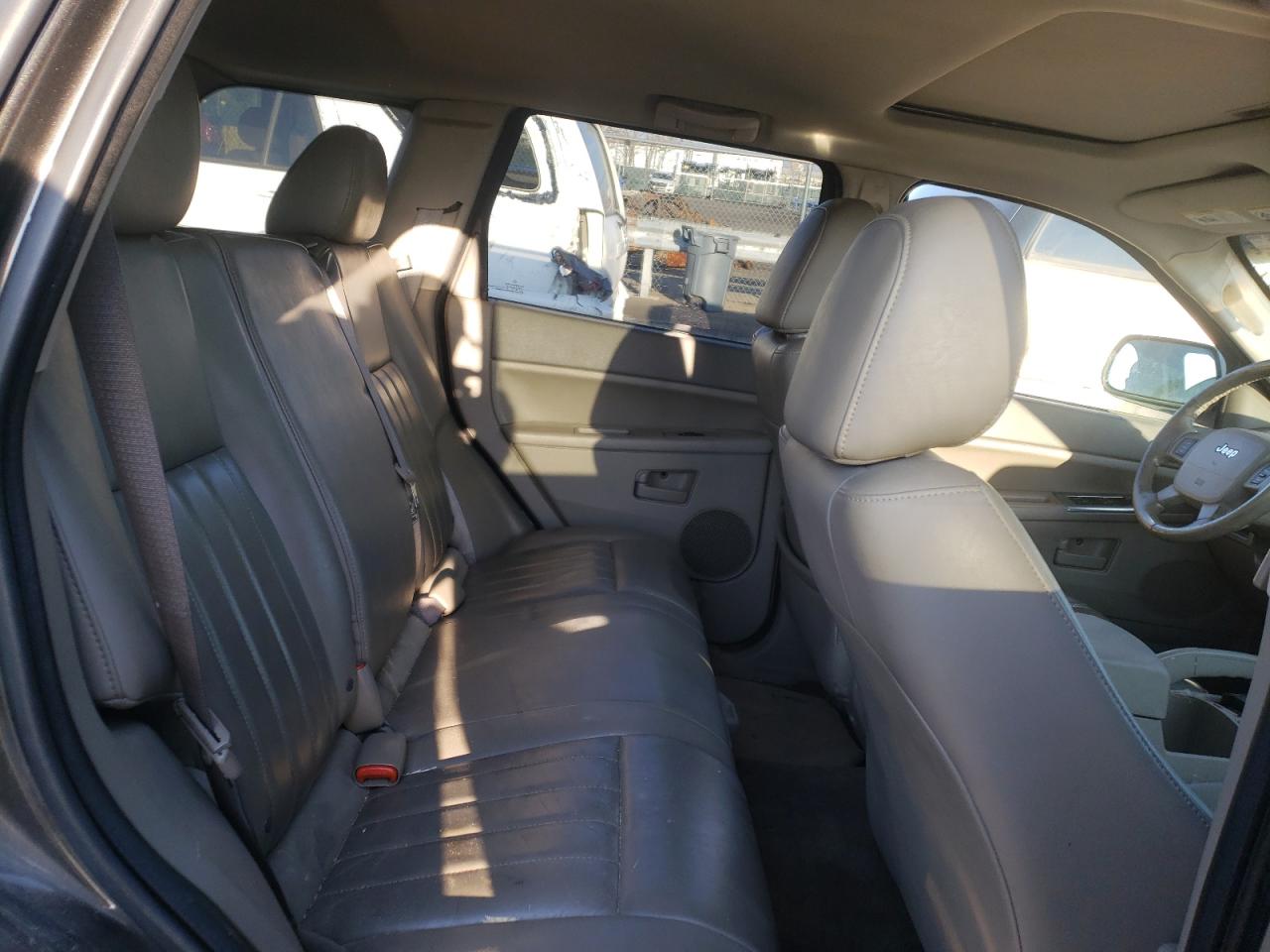 Photo 6 from auction – 2006 JEEP GRAND CHER with VIN 1J4GR48K76C142414