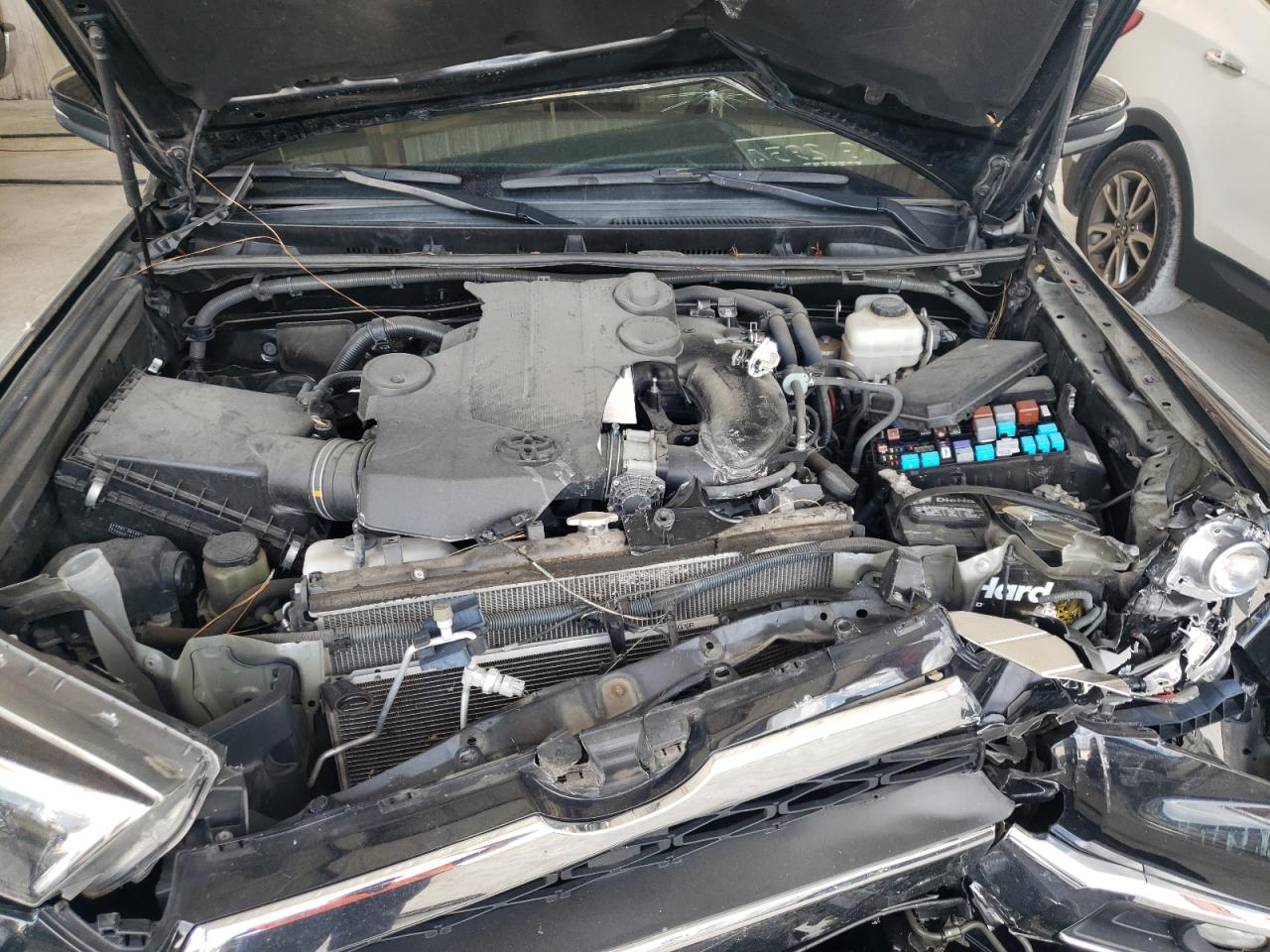 Photo 7 from auction – 2015 TOYOTA 4RUNNER SR with VIN JTEZU5JR2F5088515