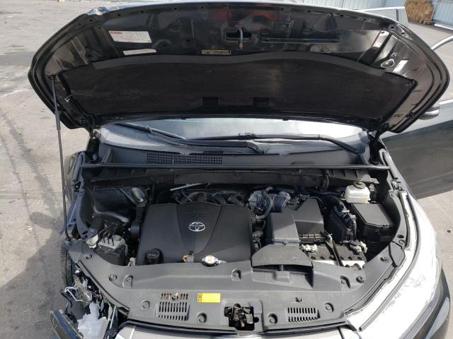 Photo 7 from auction – 2019 TOYOTA HIGHLANDER with VIN 5TDJZRFH9KS592249