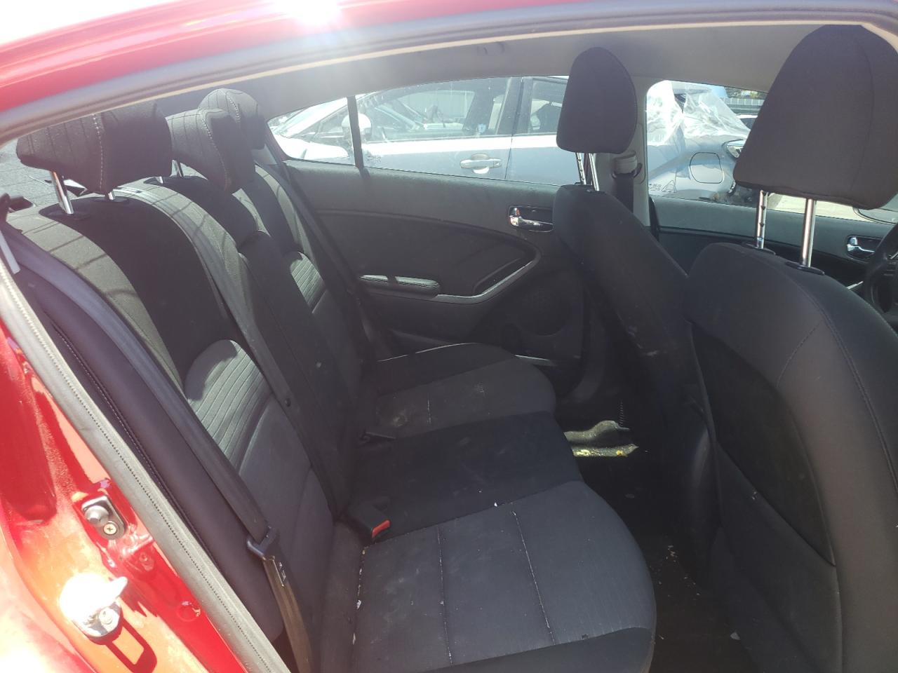 Photo 6 from auction – 2015 KIA FORTE LX with VIN KNAFX4A66F5329035