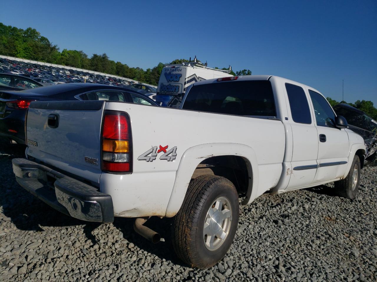 Photo 4 from auction – 2004 GMC NEW SIERRA with VIN 1GTEK19T94E310952