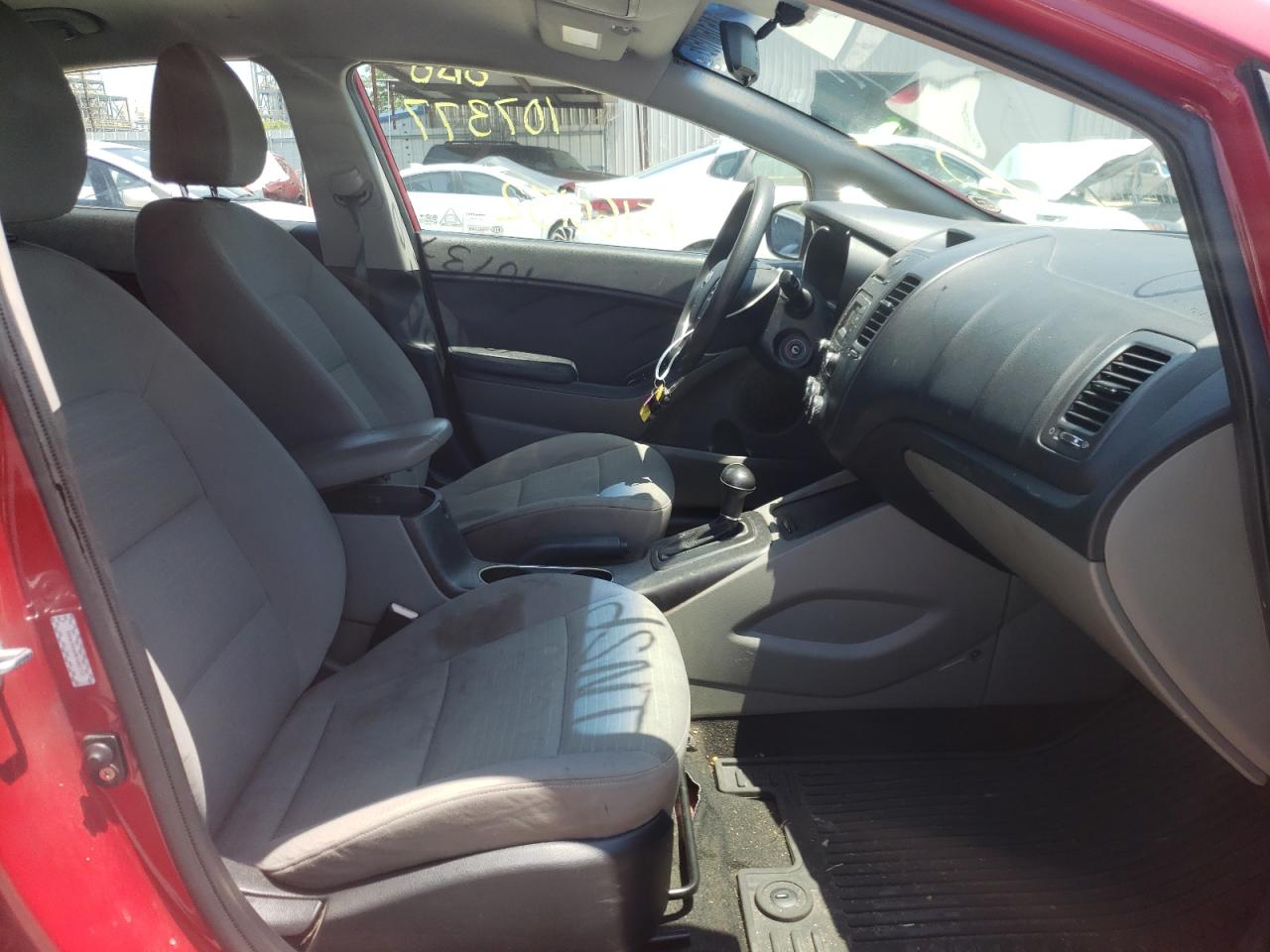 Photo 5 from auction – 2014 KIA FORTE LX with VIN KNAFX4A68E5062737
