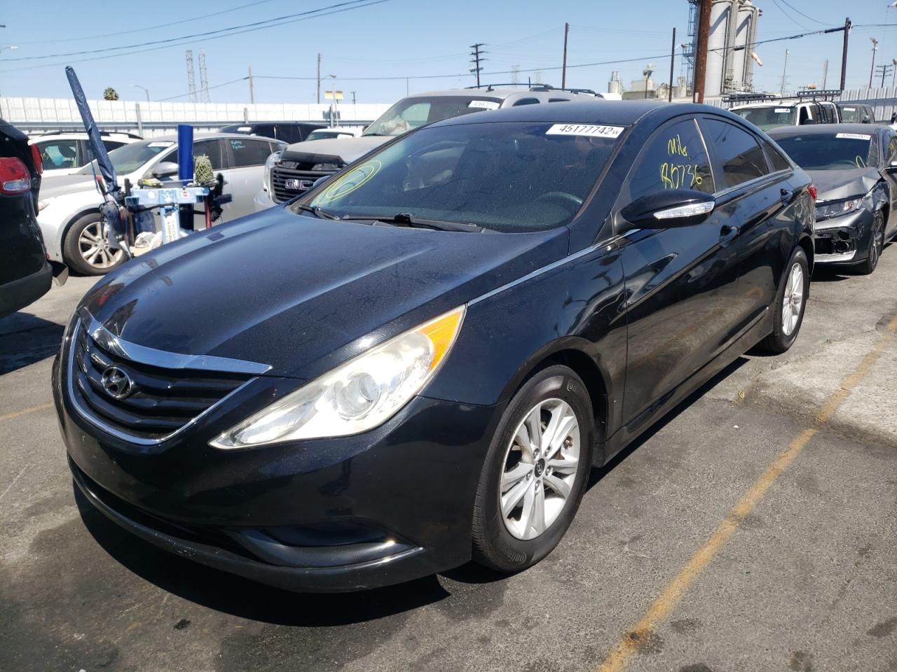 Photo 2 from auction – 2014 HYUNDAI SONATA GLS with VIN 5NPEB4AC0EH833260