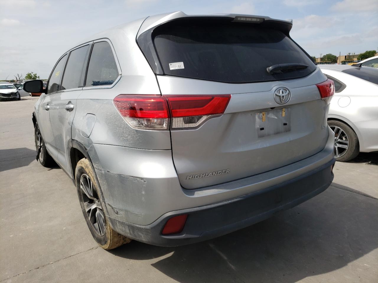 Photo 3 from auction – 2019 TOYOTA HIGHLANDER with VIN 5TDZARFH5KS046428