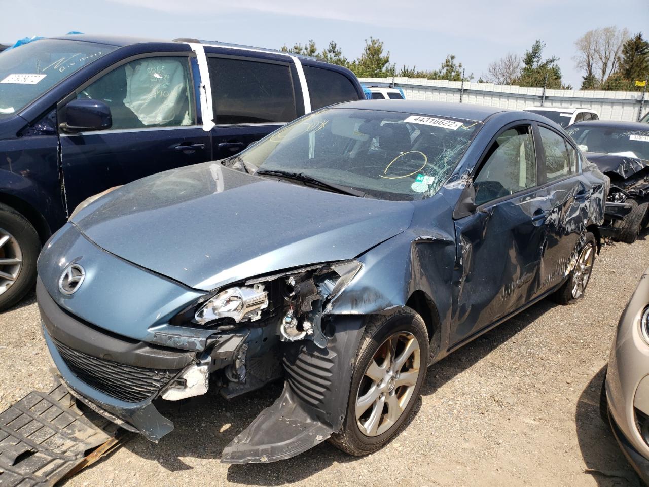 Photo 2 from auction – 2011 MAZDA 3 I with VIN JM1BL1VF4B1901307