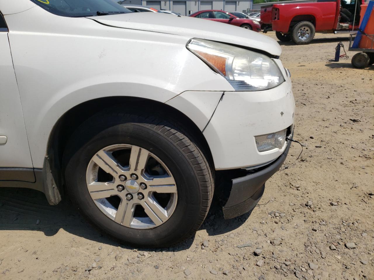 Photo 9 from auction – 2011 CHEVROLET TRAVERSE L with VIN 1GNKRJED7BJ135254