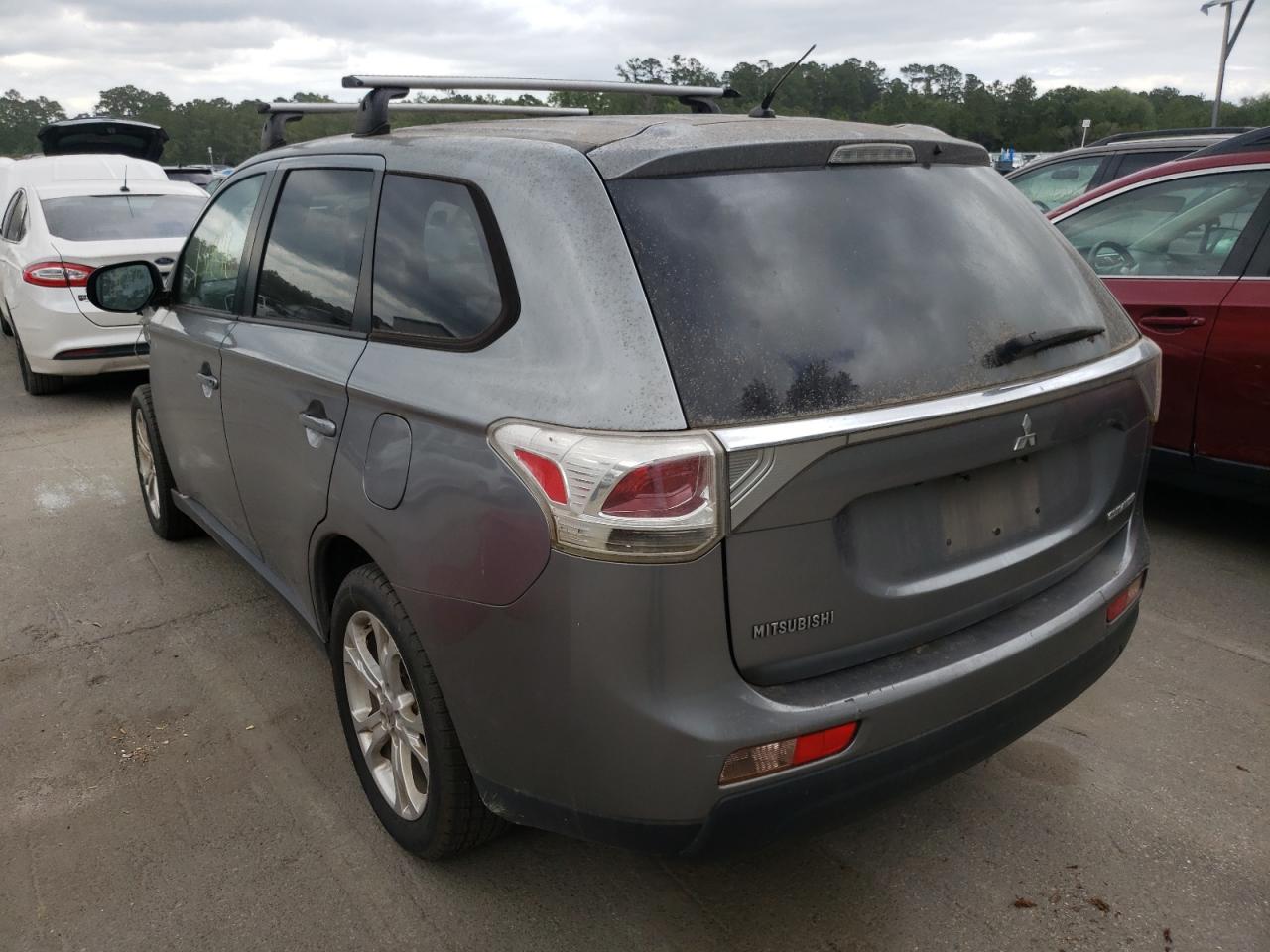 Photo 3 from auction – 2014 MITSUBISHI OUTLANDER with VIN JA4AD3A30EZ006722