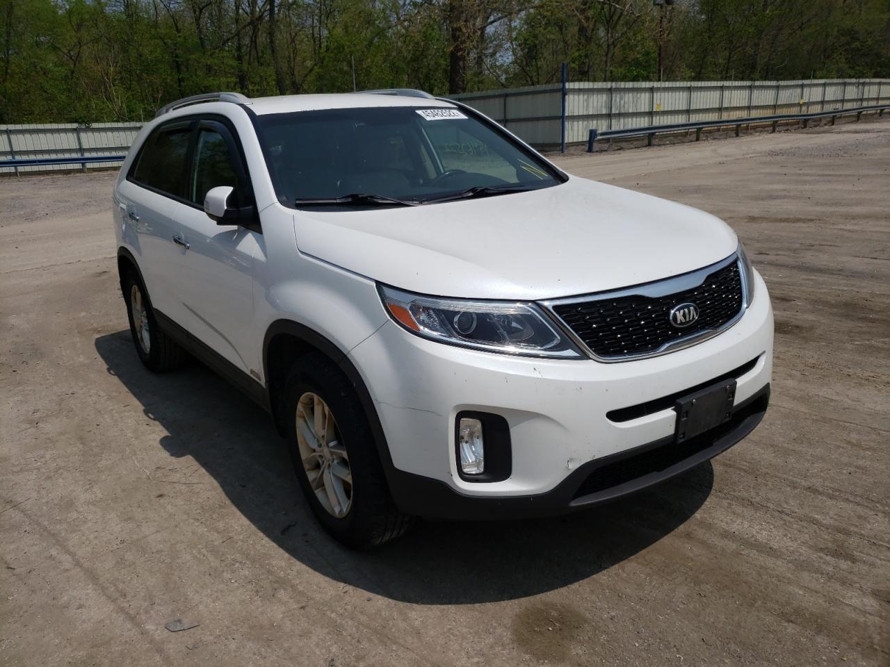 Photo 1 from auction – 2015 KIA SORENTO LX with VIN 5XYKTCA69FG574202