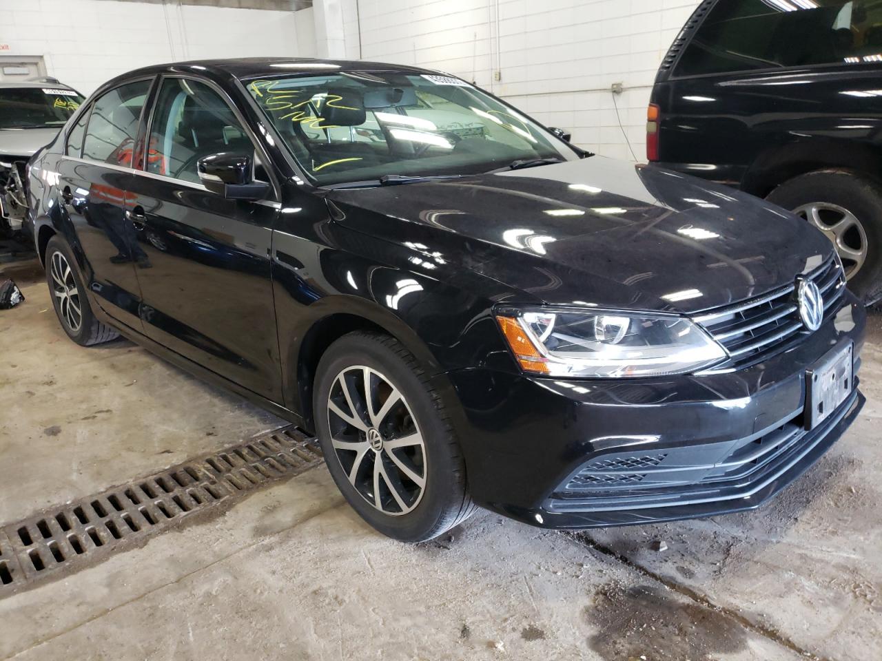 VOLKSWAGEN JETTA SE 2017 with VIN 3VWDB7AJ8HM282325 - Photo from auction