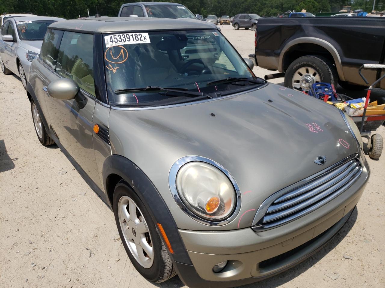 MINI COOPER 2009 with VIN WMWMF33599TT69070 - Photo from auction