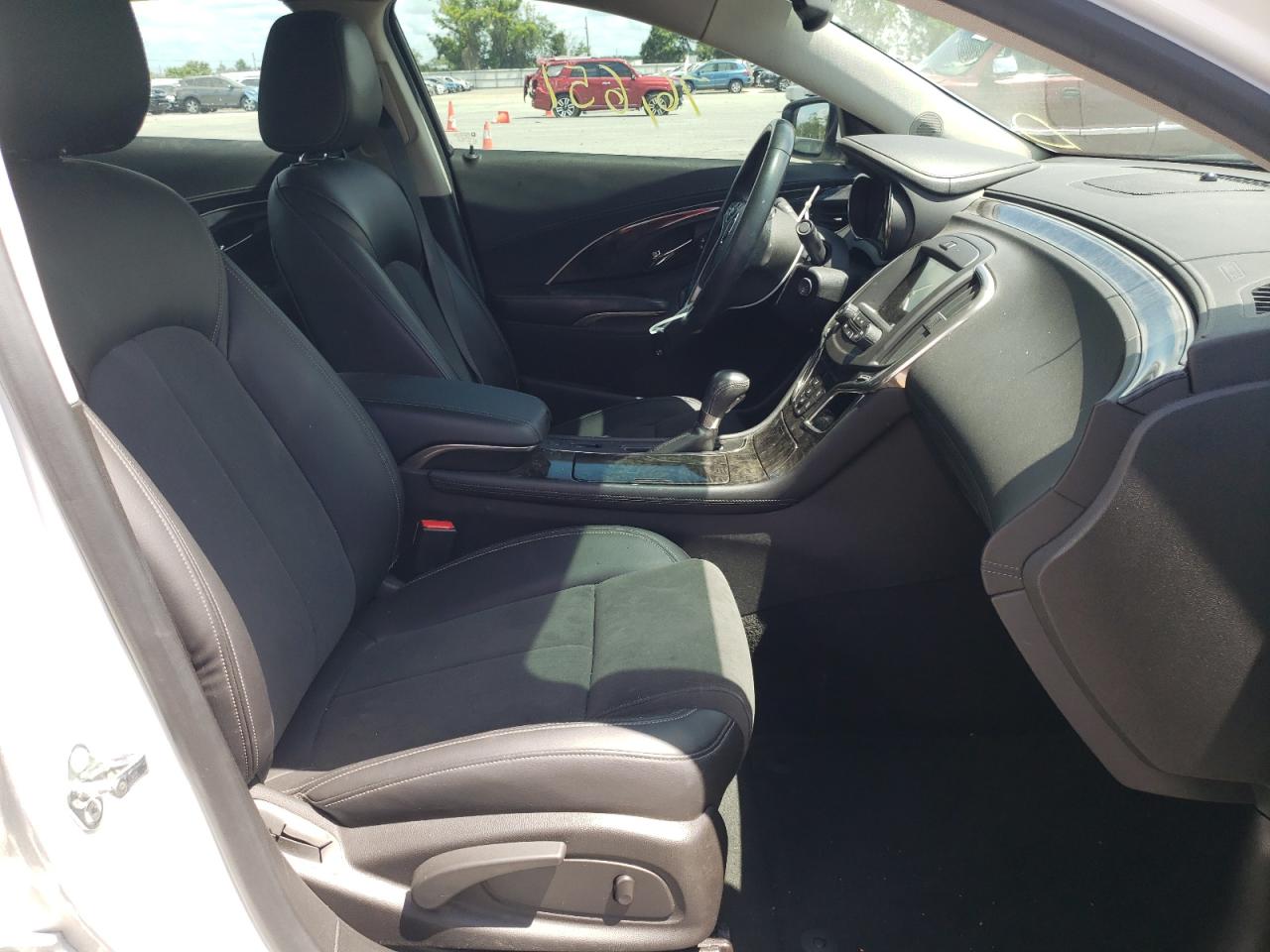 Photo 5 from auction – 2015 BUICK LACROSSE with VIN 1G4GA5G37FF270661