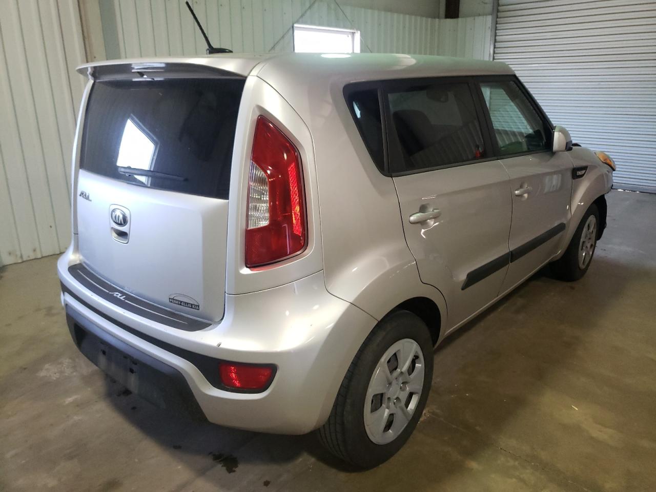 Photo 4 from auction – 2013 KIA SOUL with VIN KNDJT2A54D7576429
