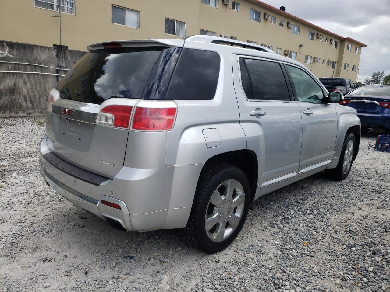 Photo 4 from auction – 2015 GMC TERRAIN DE with VIN 2GKFLZE30F6120331