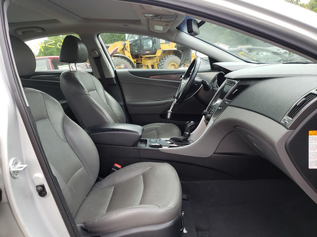 Photo 5 from auction – 2015 HYUNDAI SONATA HYB with VIN KMHEC4A46FA127145
