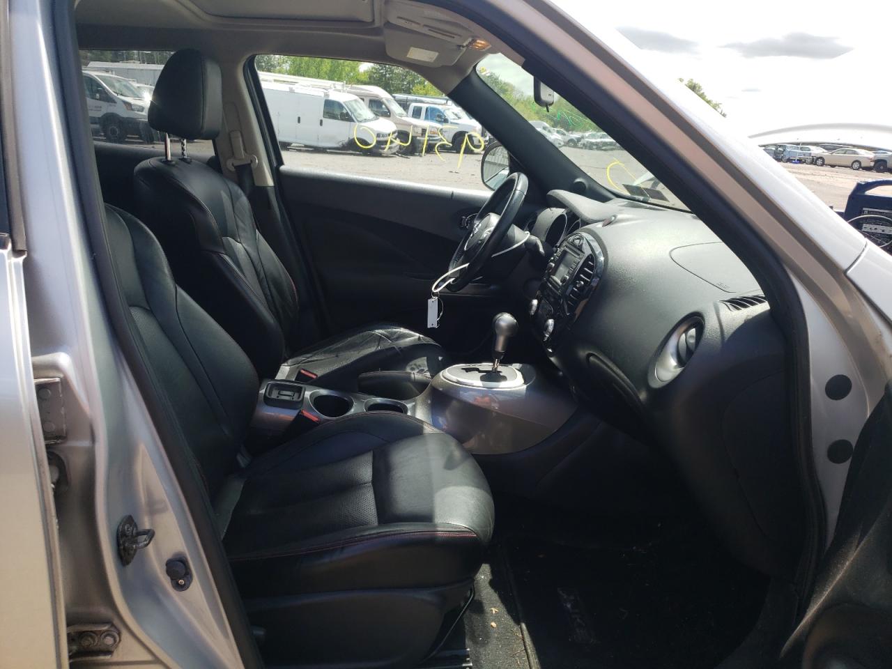 Photo 5 from auction – 2011 NISSAN JUKE S with VIN JN8AF5MV0BT029395