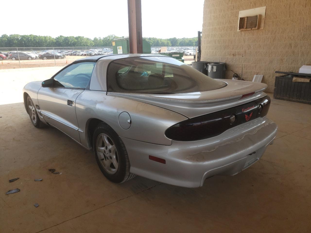 Photo 3 from auction – 1998 PONTIAC FIREBIRD with VIN 2G2FS22K8W2202501