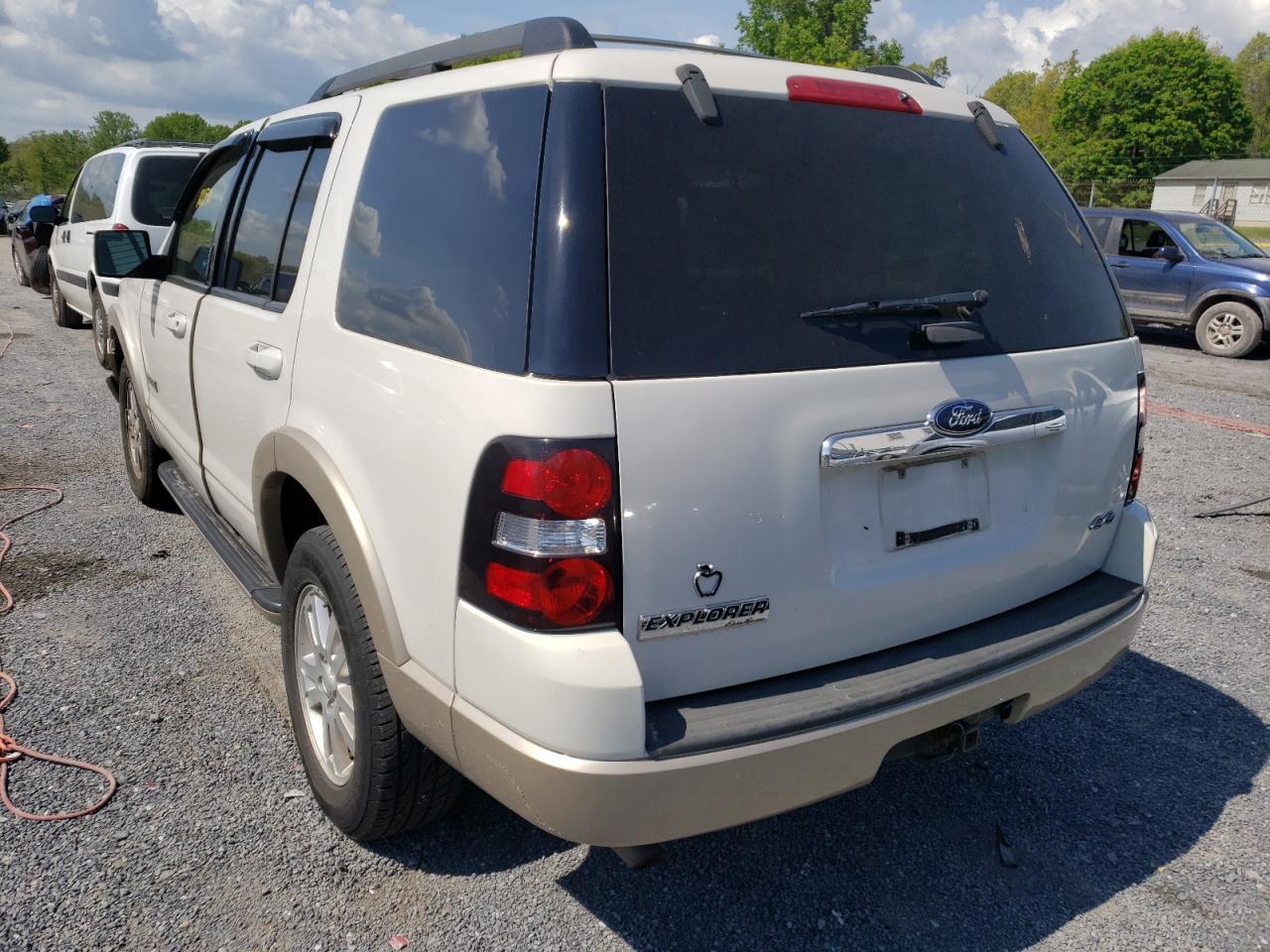 Photo 3 from auction – 2008 FORD EXPLORER E with VIN 1FMEU74E48UA39120