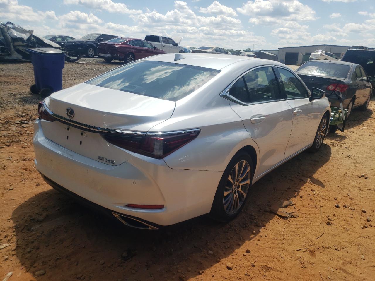 Photo 4 from auction – 2021 LEXUS ES 350 BAS with VIN 58AEZ1B1XMU083267