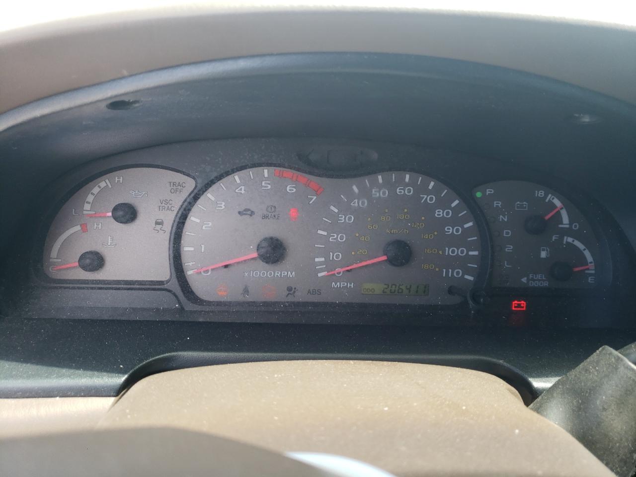 Photo 8 from auction – 2003 TOYOTA SEQUOIA SR with VIN 5TDZT34A83S150569