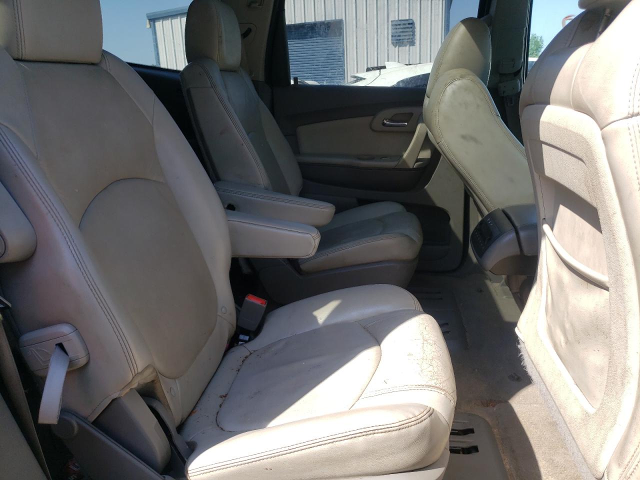 Photo 6 from auction – 2011 CHEVROLET TRAVERSE L with VIN 1GNKRJED0BJ138366