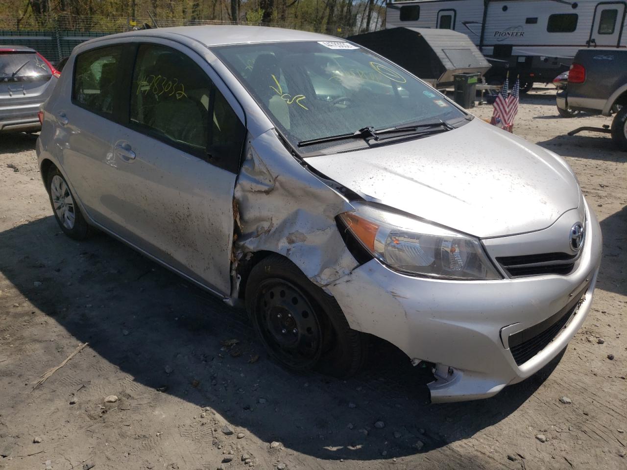 TOYOTA YARIS 2013 with VIN JTDKTUD39DD565969 - Photo from auction