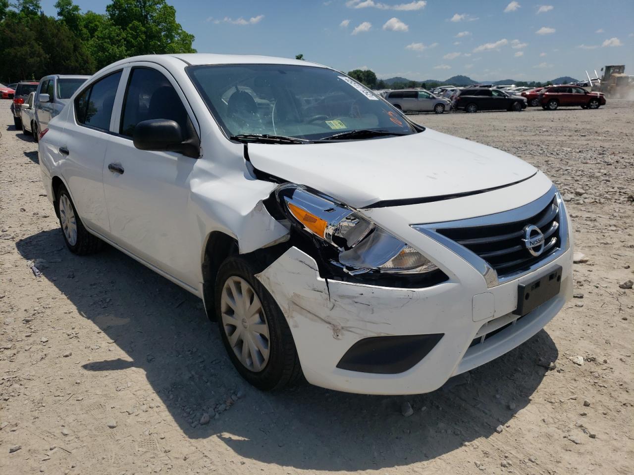 NISSAN VERSA S 2015 with VIN 3N1CN7AP5FL946175 - Photo from auction