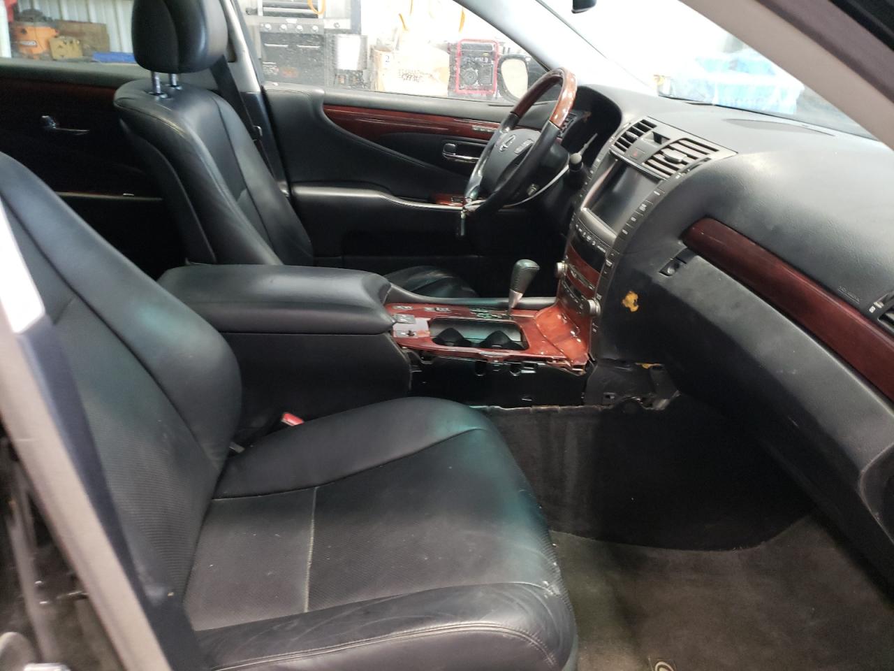 Photo 5 from auction – 2007 LEXUS LS 460 with VIN JTHBL46F575012093