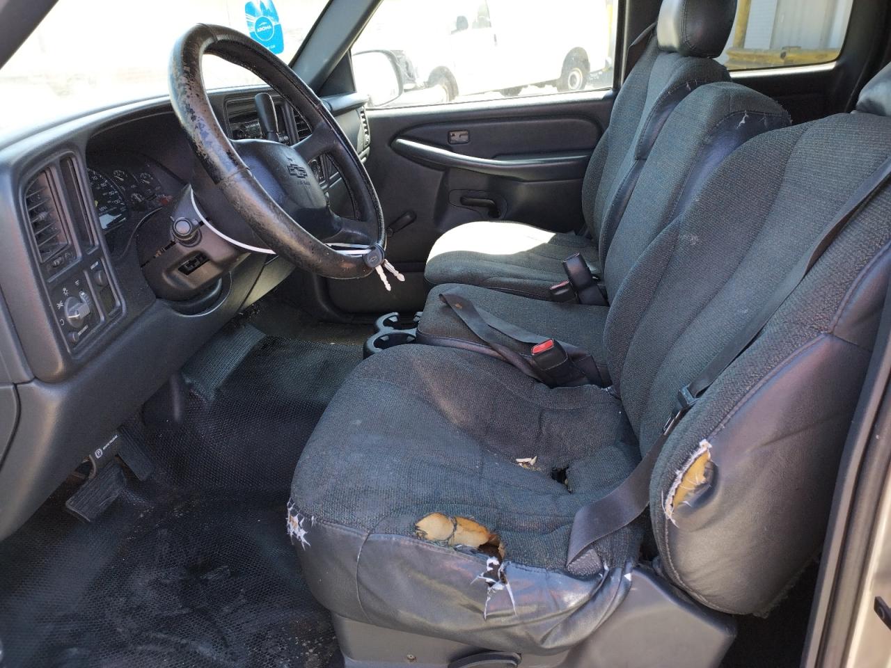 Photo 5 from auction – 2001 CHEVROLET SILVERADO with VIN 2GCEC19V111280535