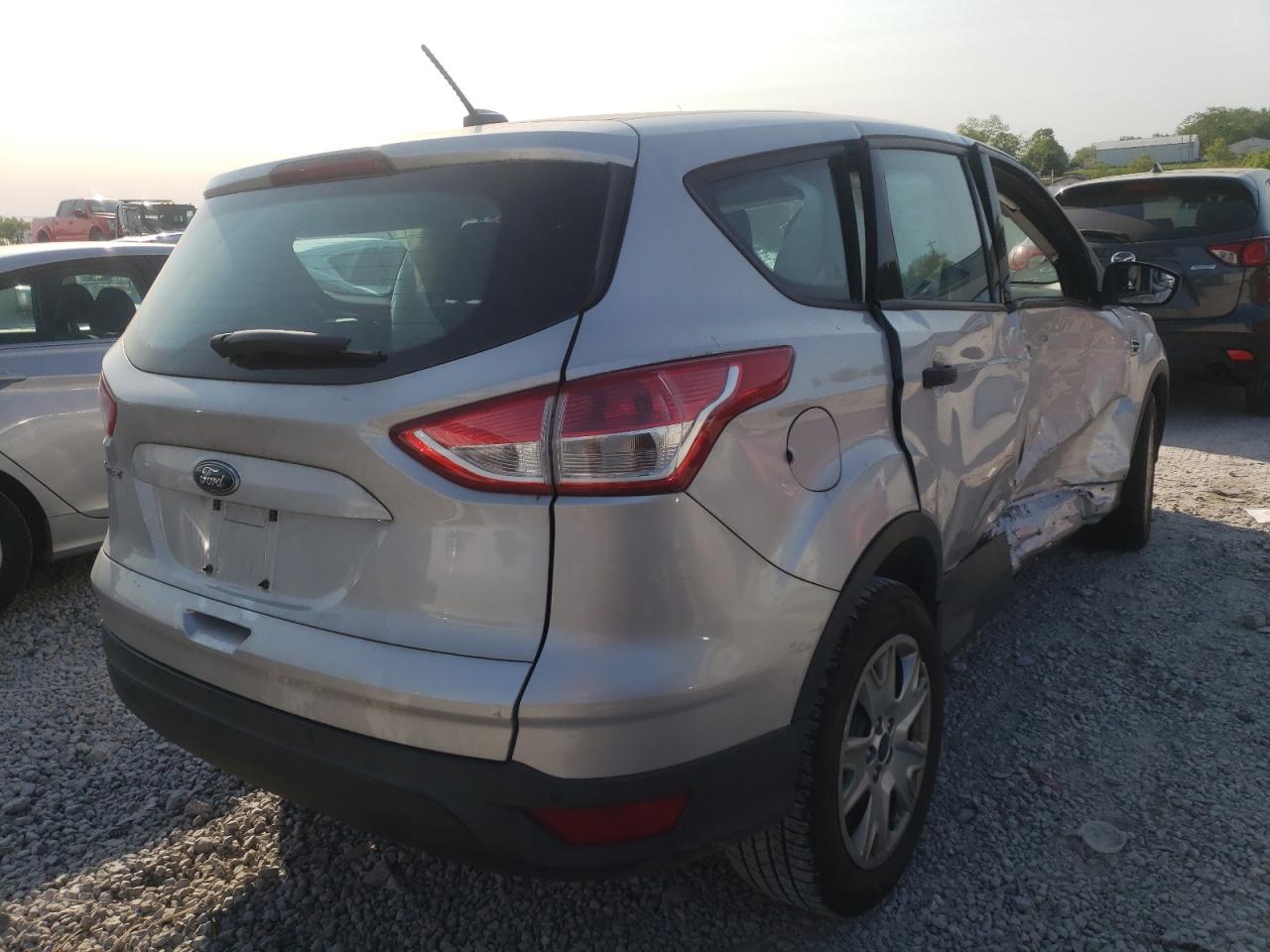 Photo 4 from auction – 2013 FORD ESCAPE S with VIN 1FMCU0F74DUC11606
