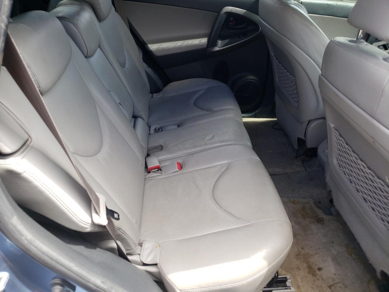 Photo 6 from auction – 2010 TOYOTA RAV4 LIMIT with VIN JTMDF4DV5A5030046