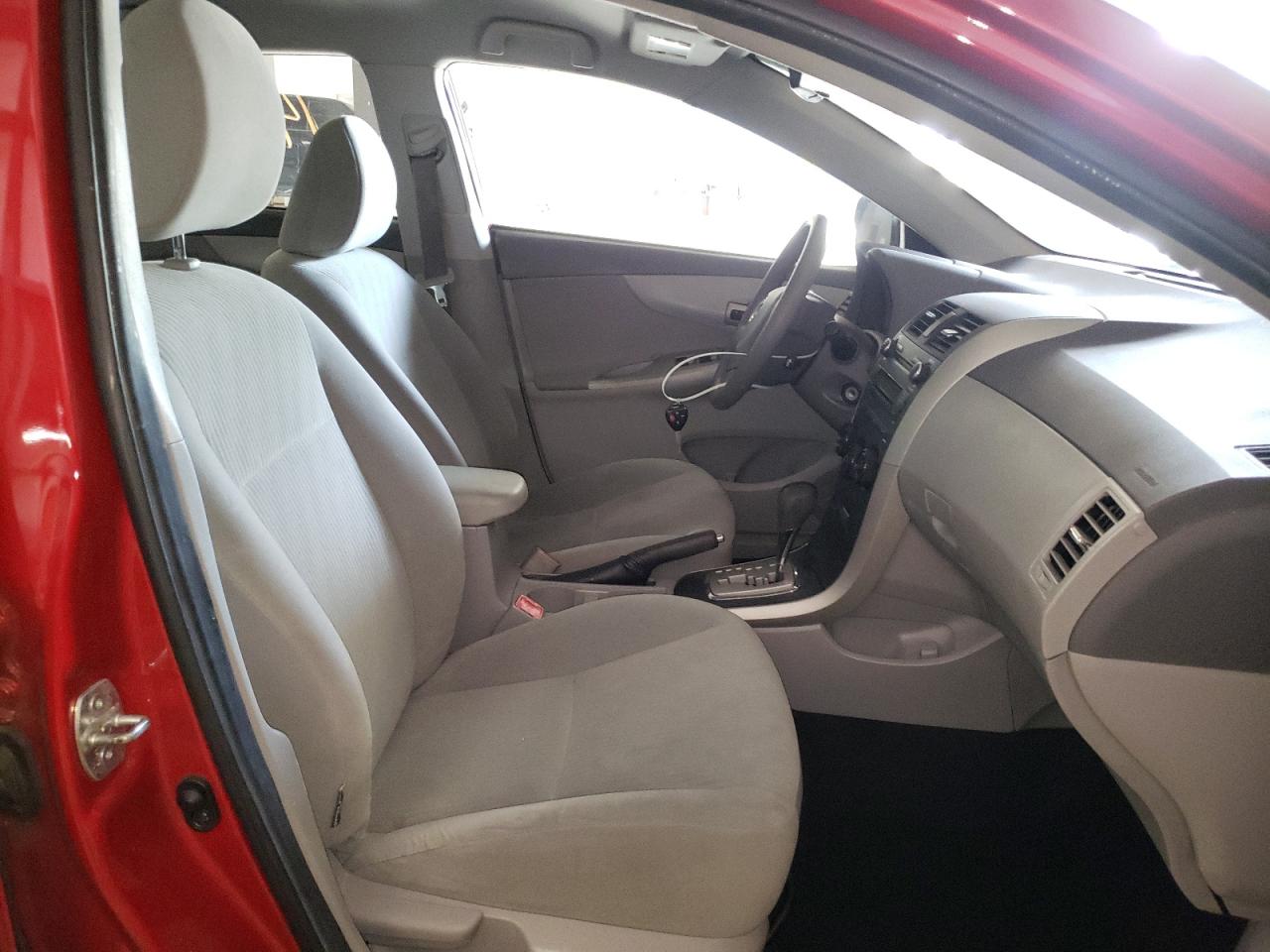 Photo 5 from auction – 2010 TOYOTA COROLLA BA with VIN 1NXBU4EE6AZ243696