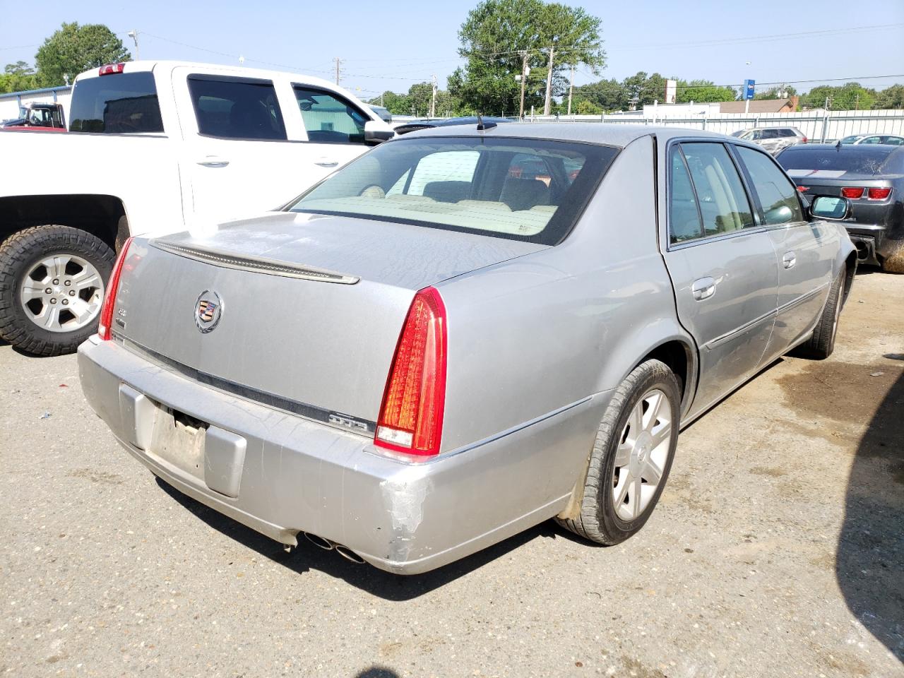 Photo 4 from auction – 2007 CADILLAC DTS with VIN 1G6KD57Y47U112683