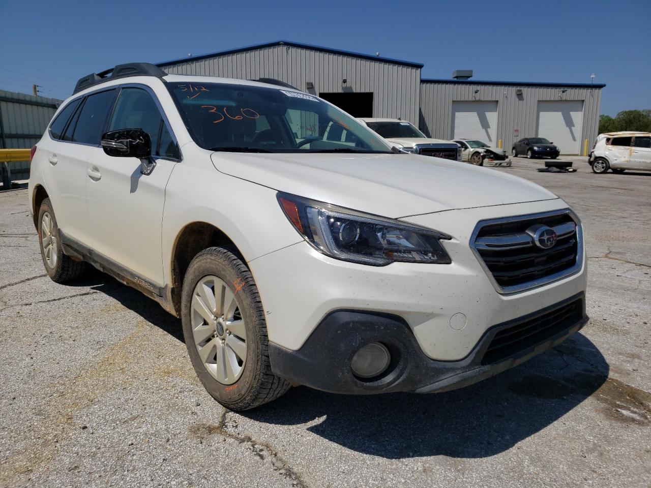 SUBARU OUTBACK 2. 2019 with VIN 4S4BSAHCXK3376807 - Photo from auction