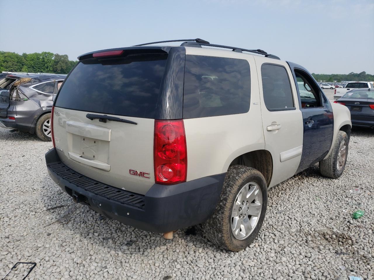 Photo 4 from auction – 2007 GMC YUKON with VIN 1GKFC13J57R368907