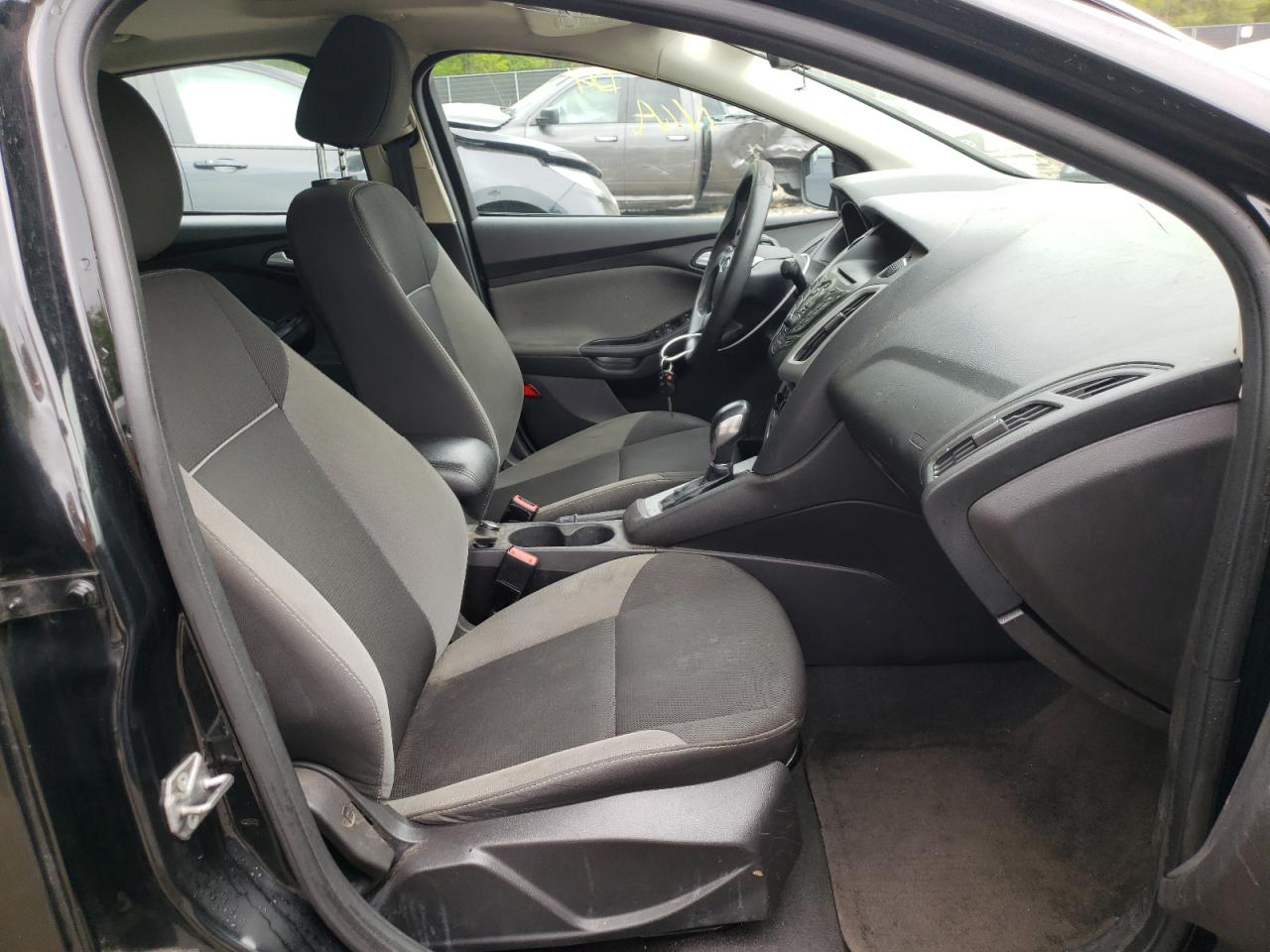 Photo 5 from auction – 2014 FORD FOCUS SE with VIN 1FADP3F27EL318054