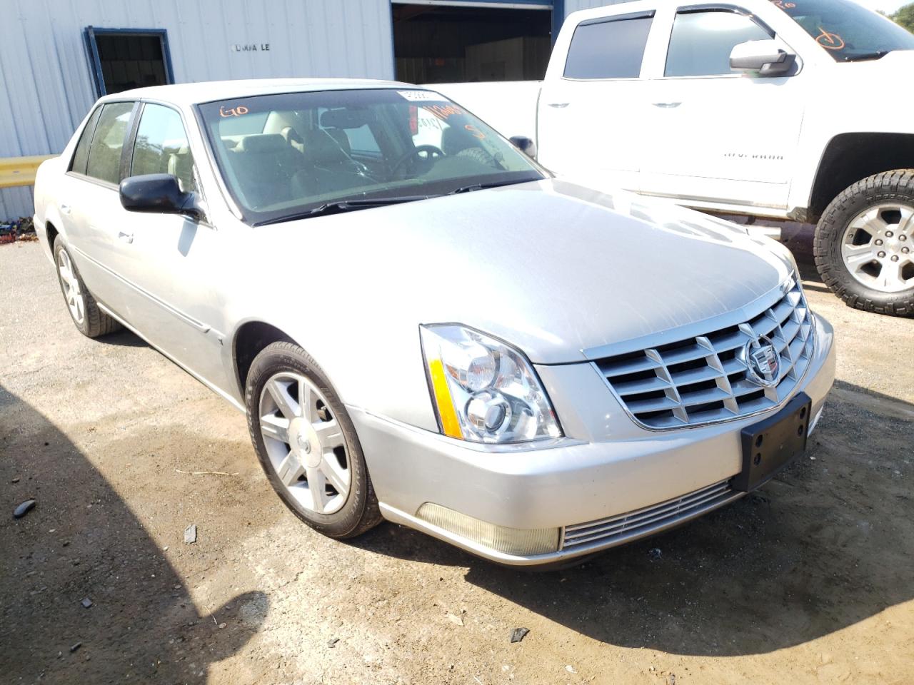 CADILLAC DTS 2007 with VIN 1G6KD57Y47U112683 - Photo from auction