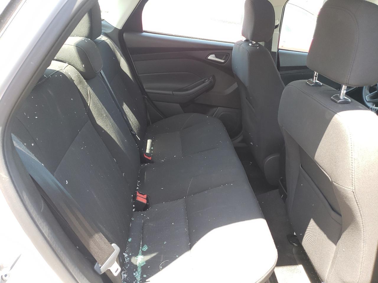 Photo 6 from auction – 2016 FORD FOCUS SE with VIN 1FADP3F29GL293564