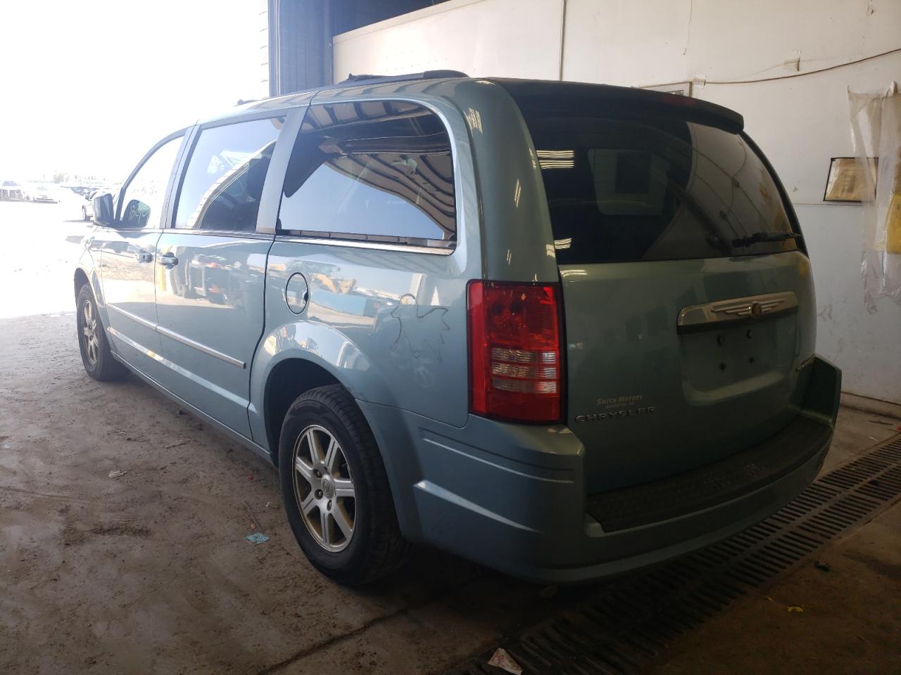 Photo 3 from auction – 2010 CHRYSLER TOWN & COU with VIN 2A4RR5D13AR436503