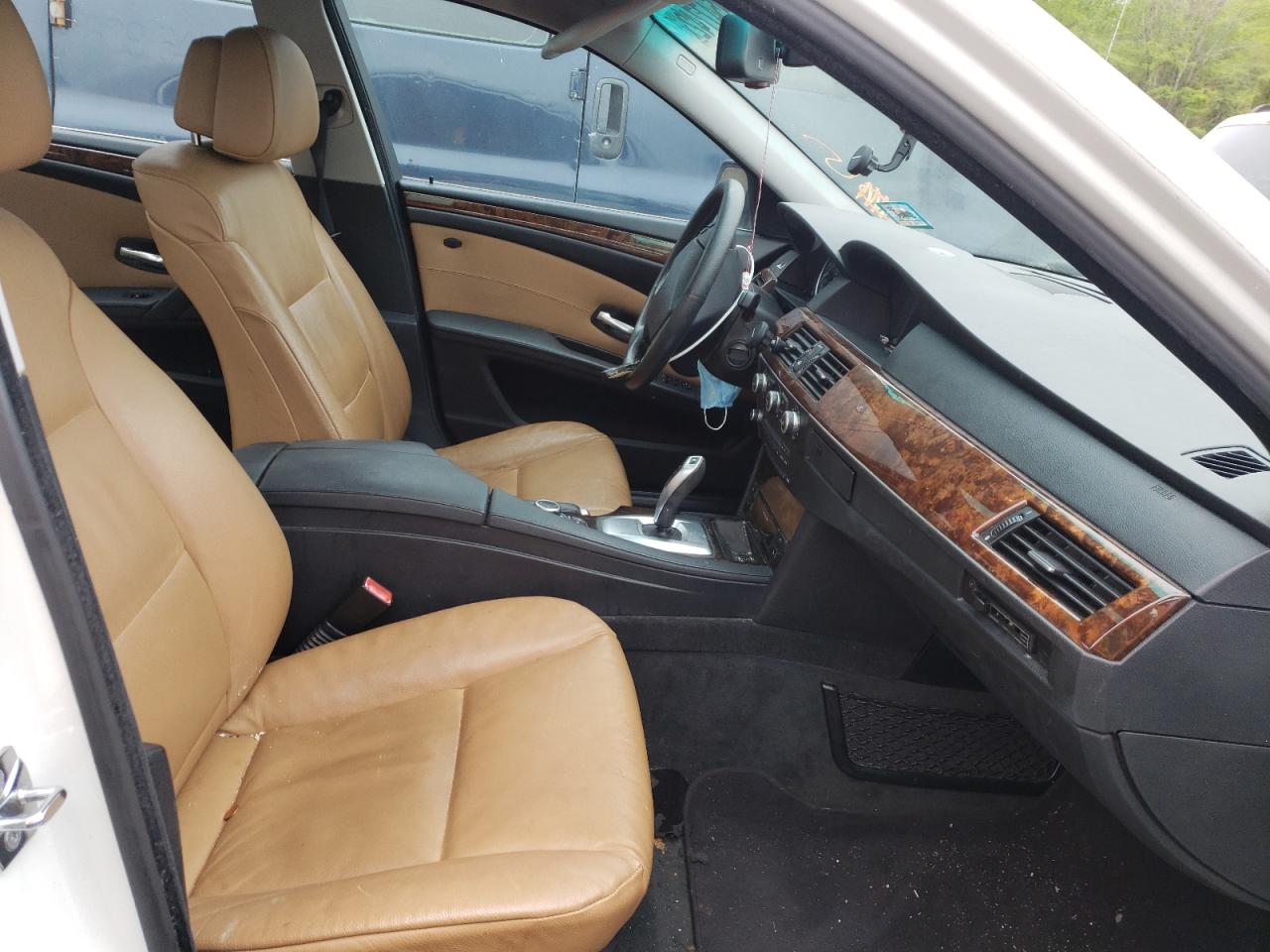 Photo 5 from auction – 2009 BMW 528 I with VIN WBANU53559C121551