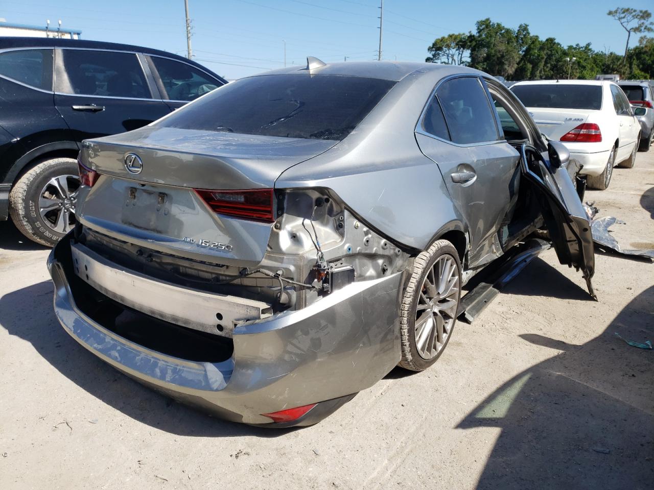 Photo 4 from auction – 2015 LEXUS IS 250 with VIN JTHCF1D21F5021060